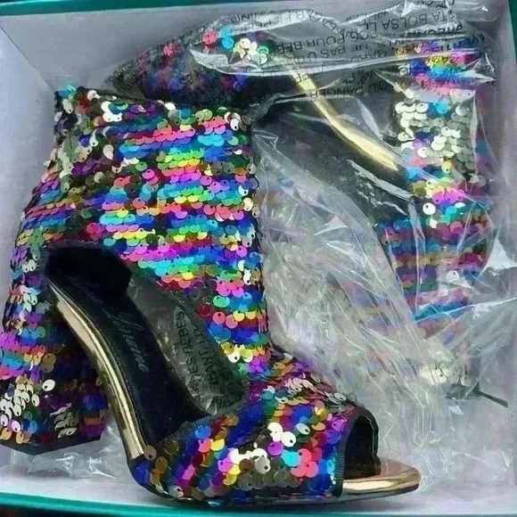 NWT ROXY BLOCKED HEEL BOOTS WITH FLIP SEQUINS BY LAUREN LORRAINE - Picture 5 of 5